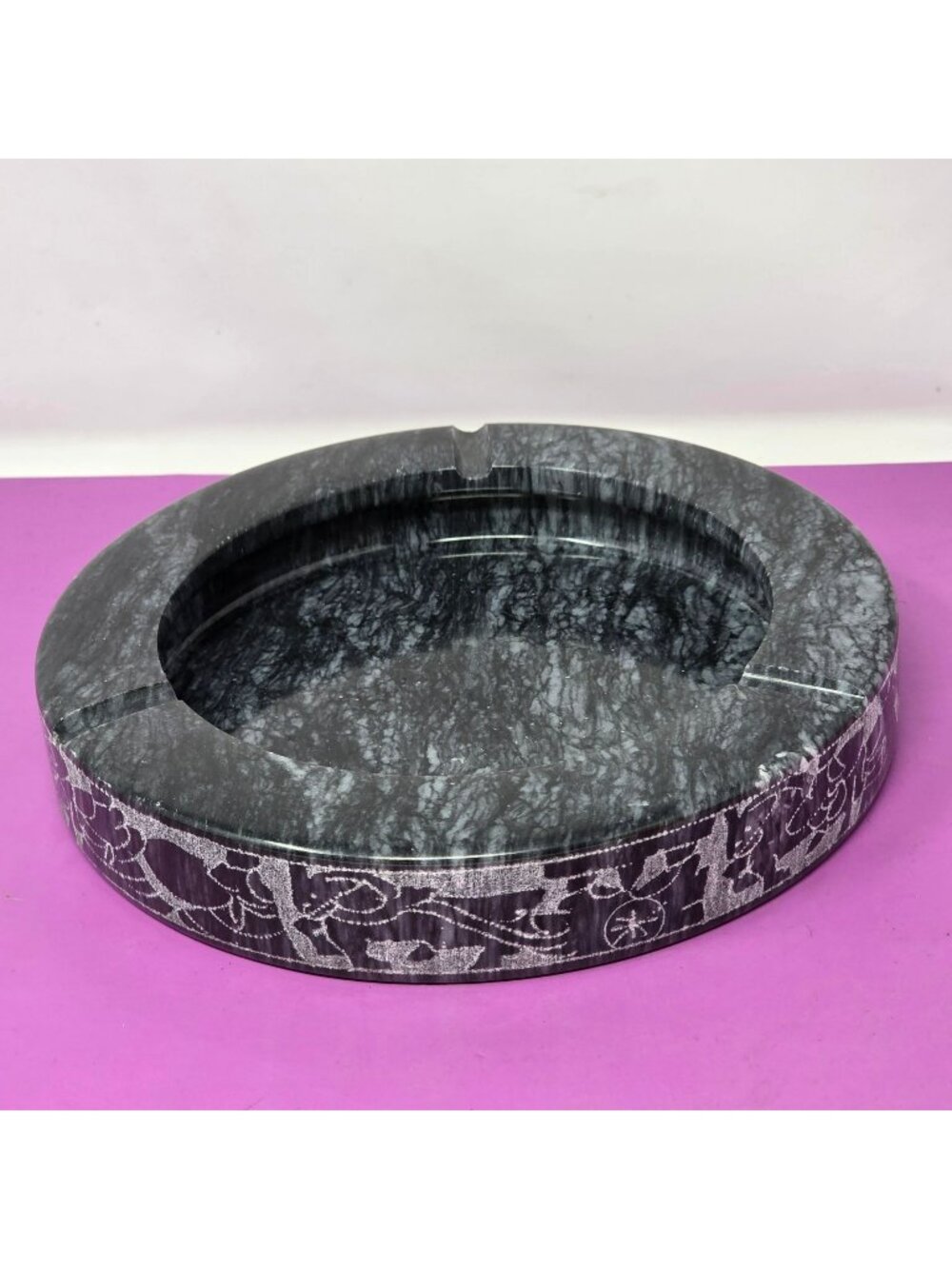 Round Genuine Marble Ashtray With Carved Floral Design Black & White Veining